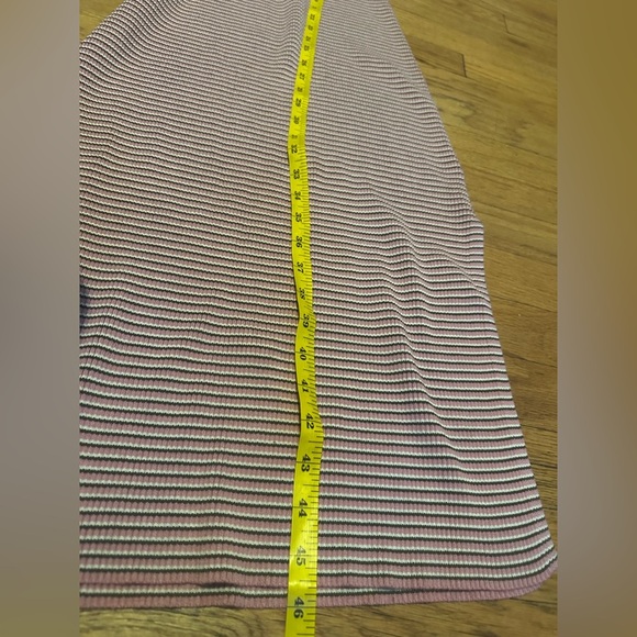 Elegant Pink Striped Midi Dress - Picture 5 of 5